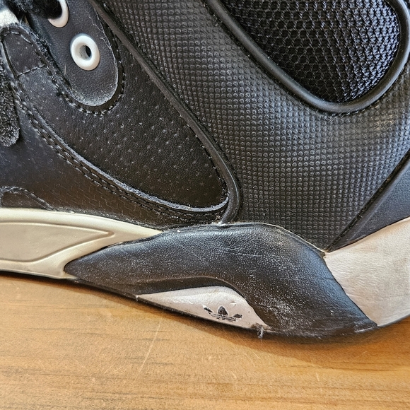 Adidas Boys Mid Black White G65737 Boys Size 5 - Picture 9 of 10